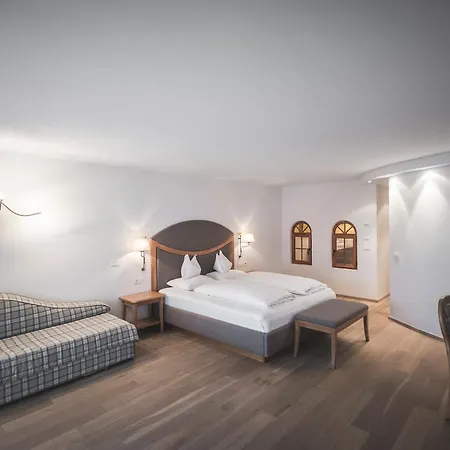 Hotel Alpenhof 4*