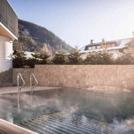 Alpenhof Hotel 4*